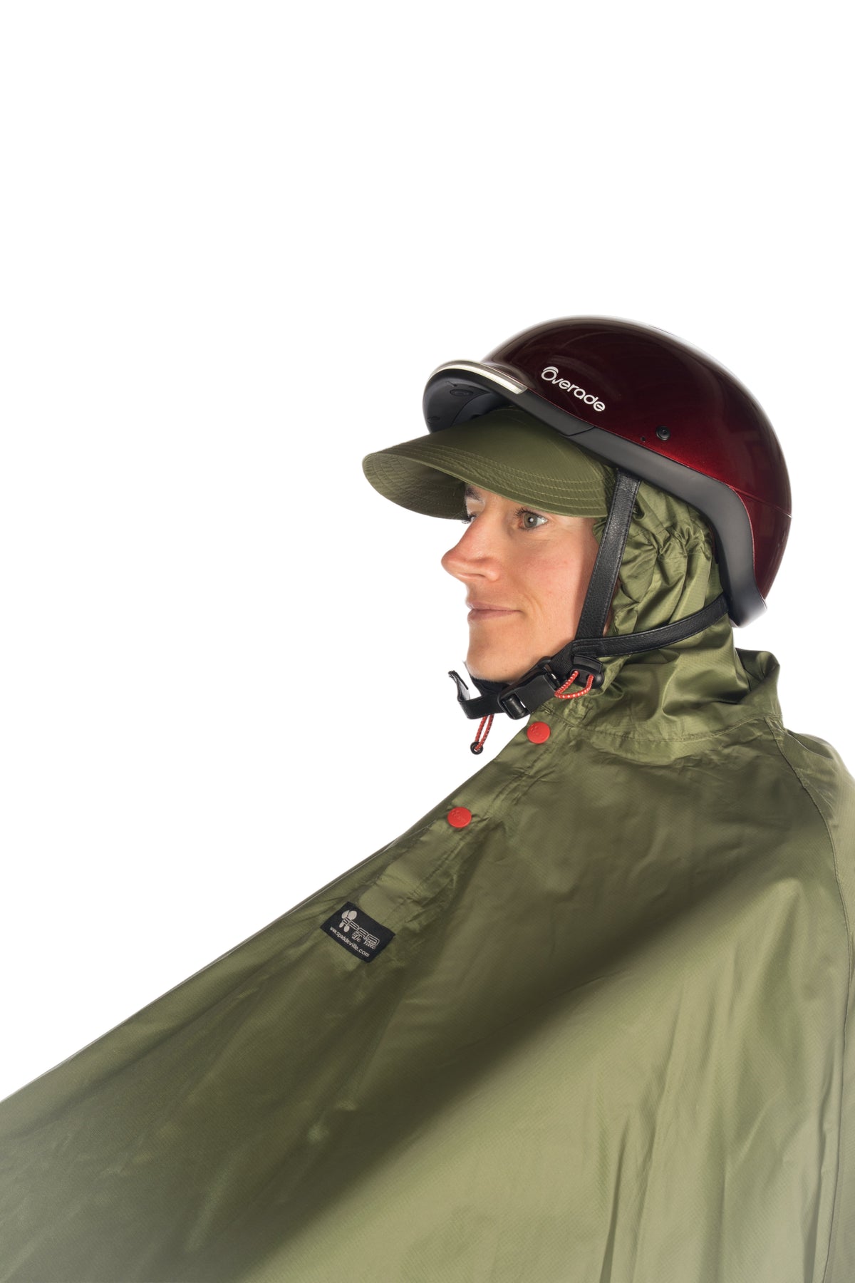 vue 3/4 capuche avec visière rigide et casque overade de la cape de pluie, vélo FULAP vert Olive avec motifs rétroréfléchissant rouge