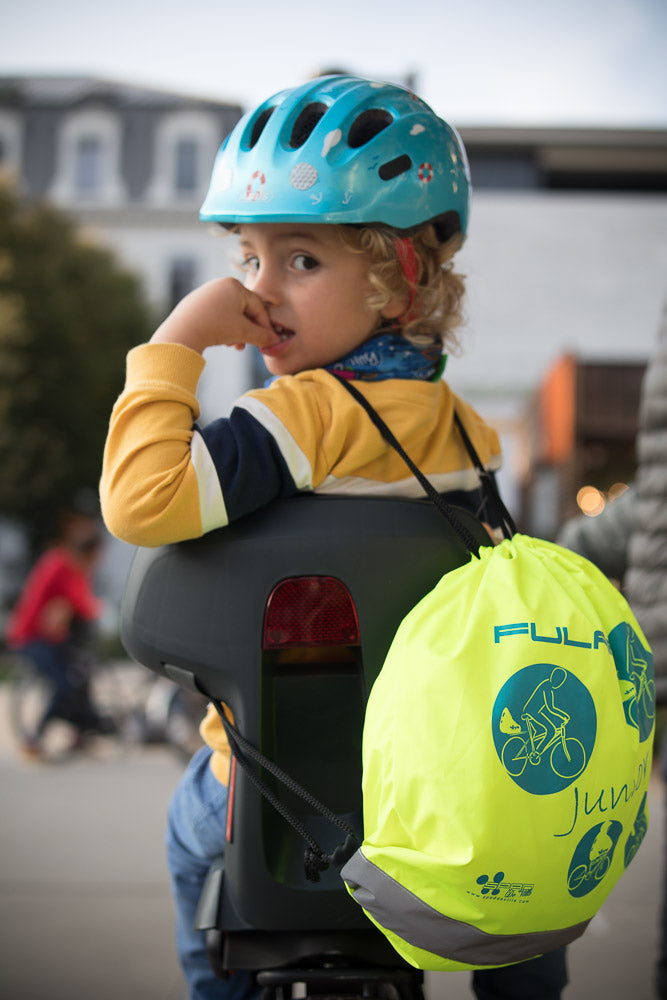 SPAD De Ville FULAP Junior la cape de pluie vélo multiusages pour les enfants de 1 à 12 ans bleu pétrol motifs rétroréfléchissants bleu dans son sac de rangement Jaune fluo haute visibilité porté au dos et permet de ranger le casque